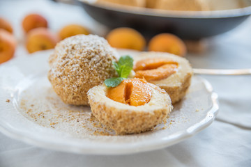 Marillenknödel, Aprikosenknödel 