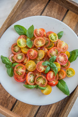 Tomaten Salat mit Basilikum