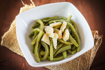 Insalata di fagiolini verdi e formaggio tipo grana
