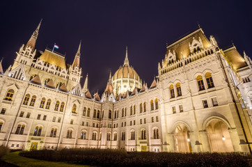 Fototapeta na wymiar Night view of the Hungarian Parliament Building in Budapest, Hungary