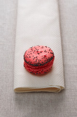 Delicious macaroon strawberry flavor.