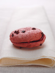 Delicious macaroon raspberry flavor.