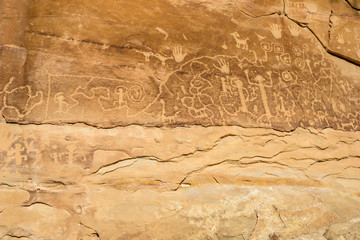 Fototapeta na wymiar Petroglyphen der Anasazi-Indianer im Mesa Verde National Park, Utah