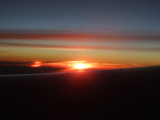 Sonnenaufgang aus dem Flugzeug