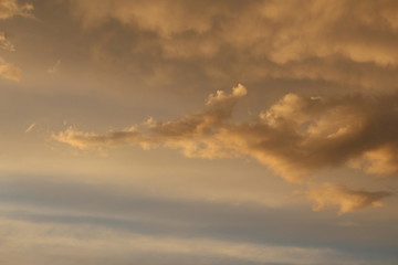 nuages en coucher de soleil