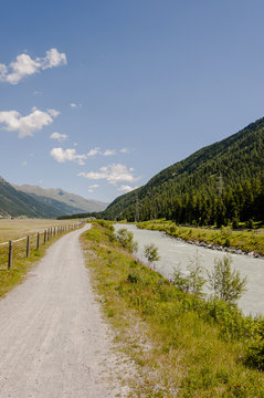 Samedan, Flaz, Gebirgsfluss, Fluss, Hochmoor, Flussinsel, Engadin, Oberengadin, Wanderweg, Graub&uuml;nden, Alpen, Sommer, Schweiz