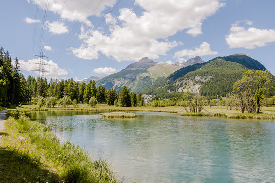 Samedan, Lej da Gravatscha, Bergsee, Hochmoor, Flussinsel, Engadin, Oberengadin, Bever, Alpen, Wanderweg, Graub&uuml;nden, Sommer, Schweiz