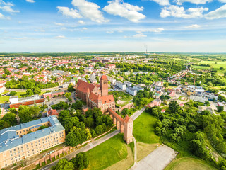 Kwidzyn z lotu ptaka. Krajobraz miasta widziany z powietrza z zamkiem, teatrem, katedrą i...