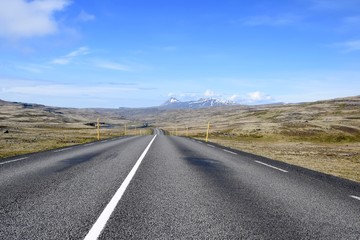 L'Islande et ses routes désertes