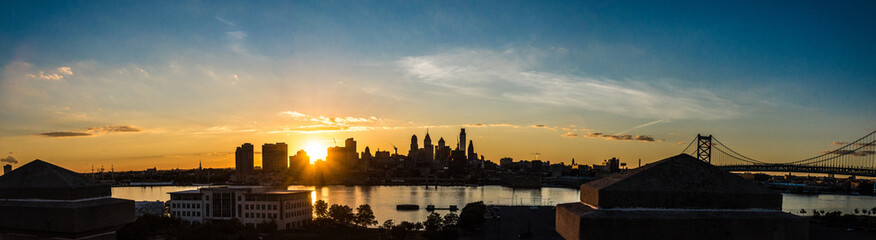Fototapeta na wymiar Philadelphia Skyline Sunset Panoramic