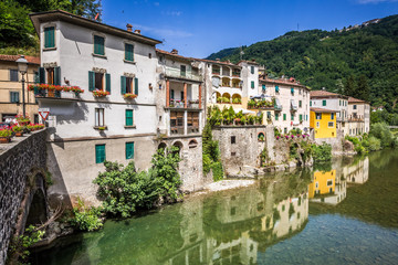 Fototapeta na wymiar Bagni di Lucca, Toskana, Italien