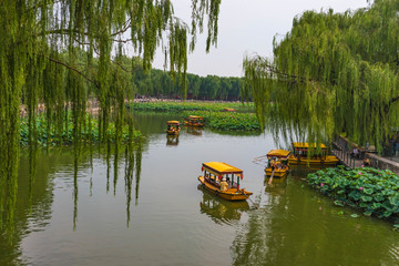Park mit Schiffen in Peking