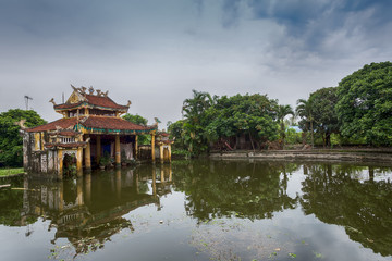 Naklejka premium The ancient architecture of the Vietnamese village