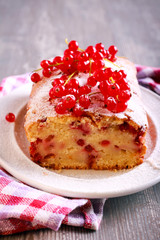 Red currant cake with icing sugar