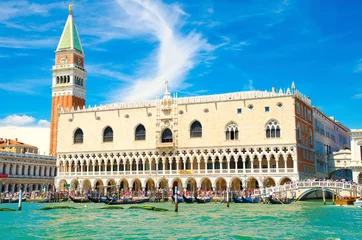 Zelfklevend Fotobehang Palace in Venice © Roman Gorielov