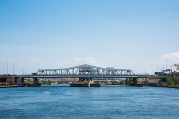 New York Manhattan, Third Ave. Bridge and Harlem River / 