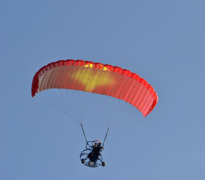 Flight of a motor paraplan