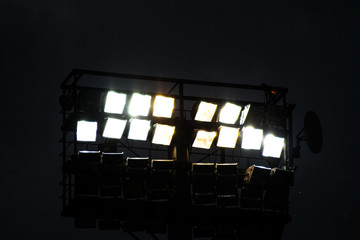 Flutlicht bei Nacht
