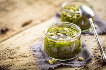 Frische sebstgemachte Pesto 