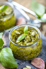 Frische sebstgemachte Pesto 