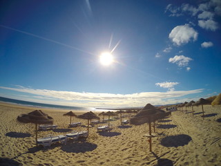 Sonnenschirme am Strand