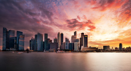 Fototapeta na wymiar Singapour au crépuscule