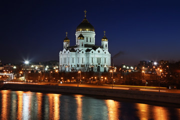 Fototapeta na wymiar Cathedral of Christ Saviour and Patriarshy Bridge in Moscow. Russia