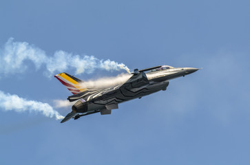 Avión militar