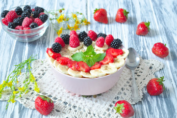 Oatmeal with berries in a bowl