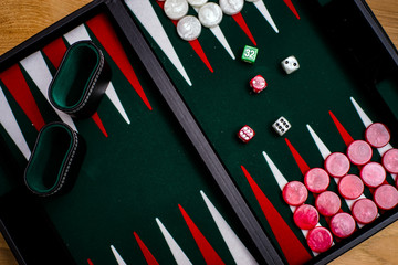 Box for playing tables with green inside surface