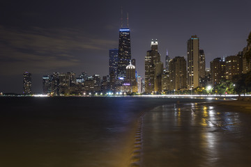 Obraz premium Chicago skyline at night