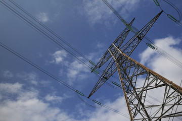 High voltage pylon