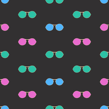 Seamless pattern with hand drawn glasses