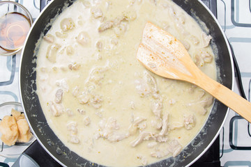 Chef stir fry for cooking green curry