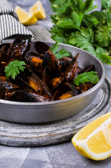 Mussels in tomato sauce