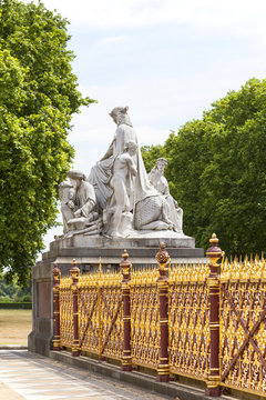 Prince Albert Memorial , Kensington Gardens, London, United Kingdom