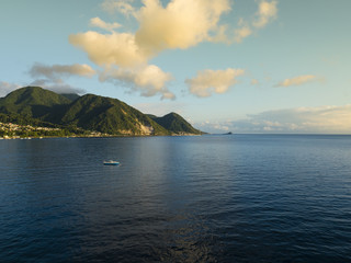 Karibik, kleine Antillen, Departement Guadeloupe, Dominica, Hauptstadt Roseau in der Abenddämmerung