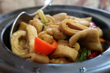 Stir-fried pork intestines