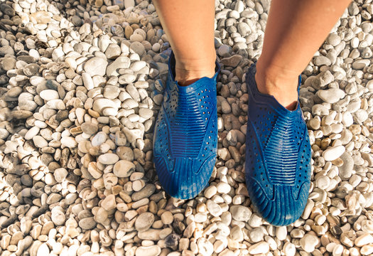 water shoes for pebbly beaches