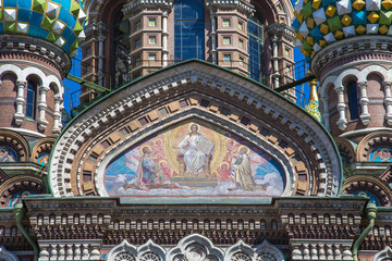 Fototapeta na wymiar Facade detail of the church of spilled blood, st Petersburg, Russia