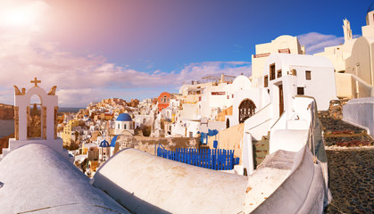 Fototapeta premium Białe domy w mieście Oia na wyspie Santorini