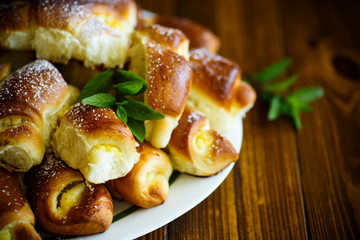 homemade cakes with cream cheese