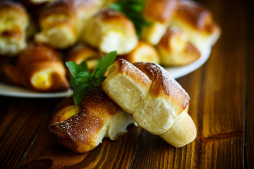 homemade cakes with cream cheese