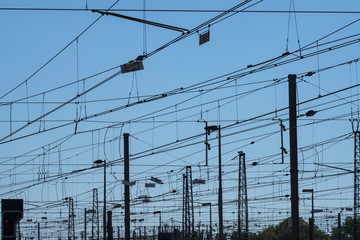 Railway overhead cables