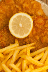 Schnitzel mit Pommes frites