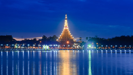 Phra Mahathat Kaen Nakhon,Khon Kaen,and Lake Khon Kaen. (Bueng Kaen Nakhon), Attractions Khon Kaen, in Thailand