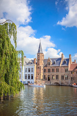 Obraz premium Beautiful canal and traditional houses in the old town of Bruges (Brugge), Belgium