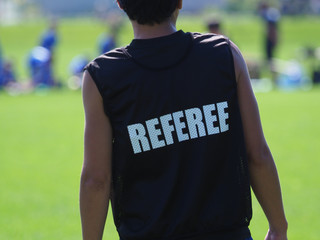 レフリー