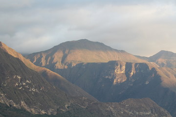 Naklejka premium Paisaje Montañas