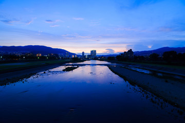 夕焼けと河川